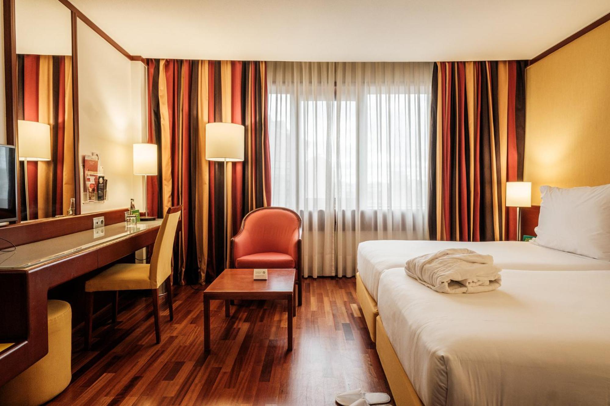 Holiday Inn Lisbon-Continental By Ihg Esterno foto