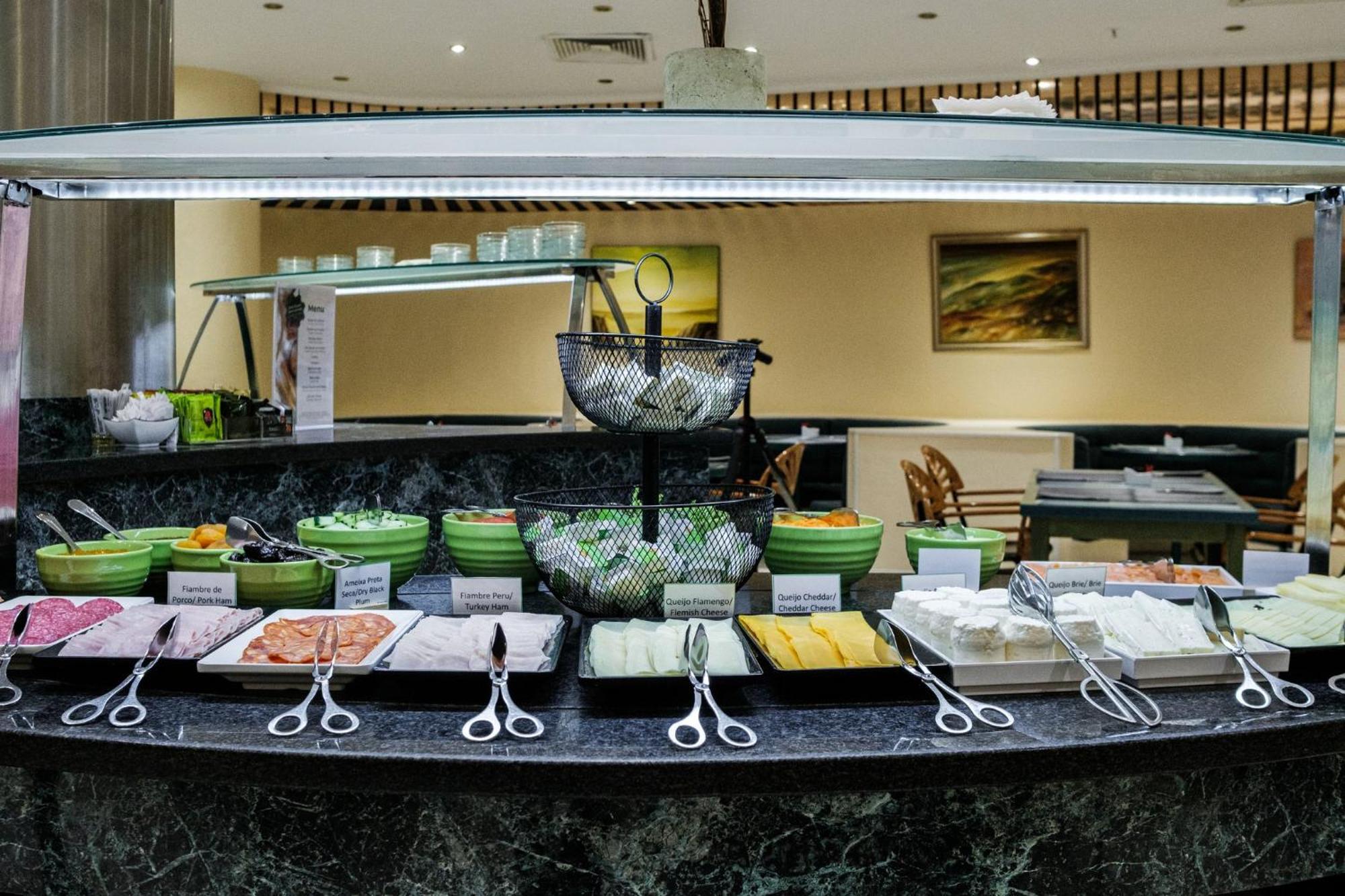 Holiday Inn Lisbon-Continental By Ihg Esterno foto