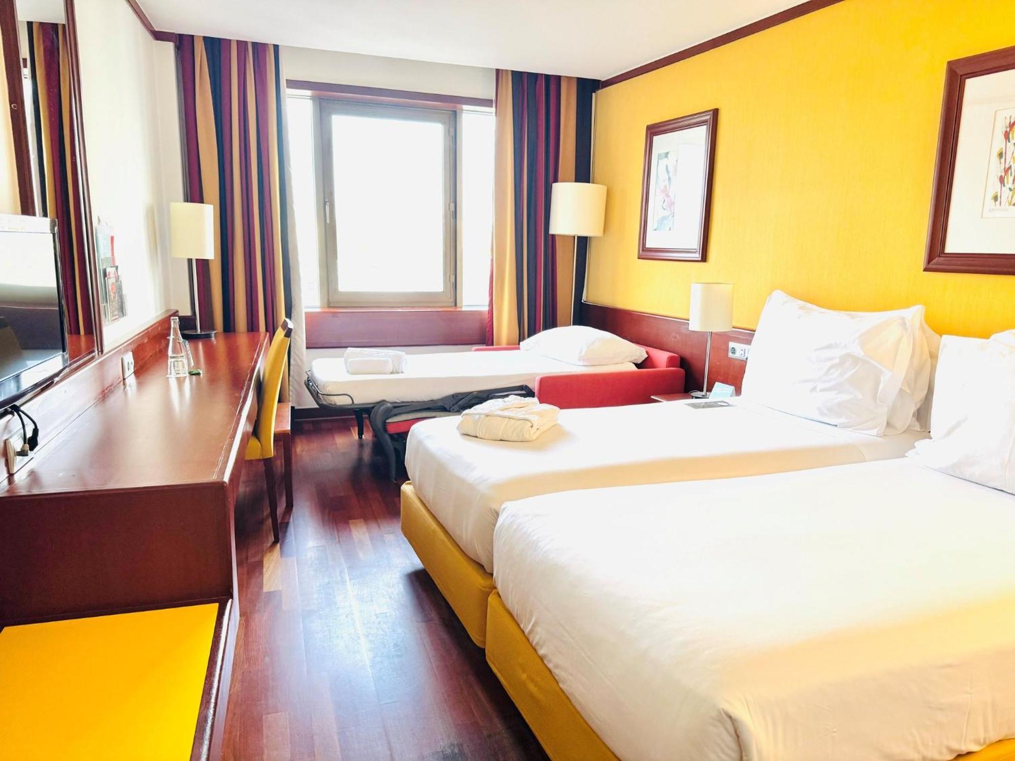 Holiday Inn Lisbon-Continental By Ihg Esterno foto