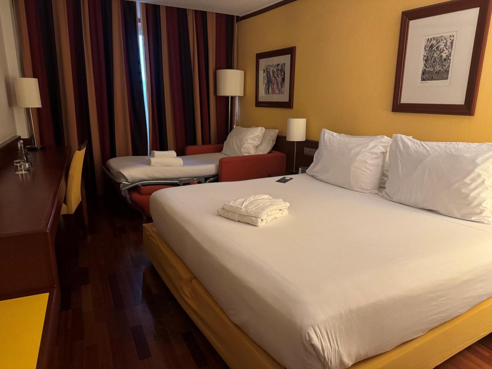 Holiday Inn Lisbon-Continental By Ihg Esterno foto